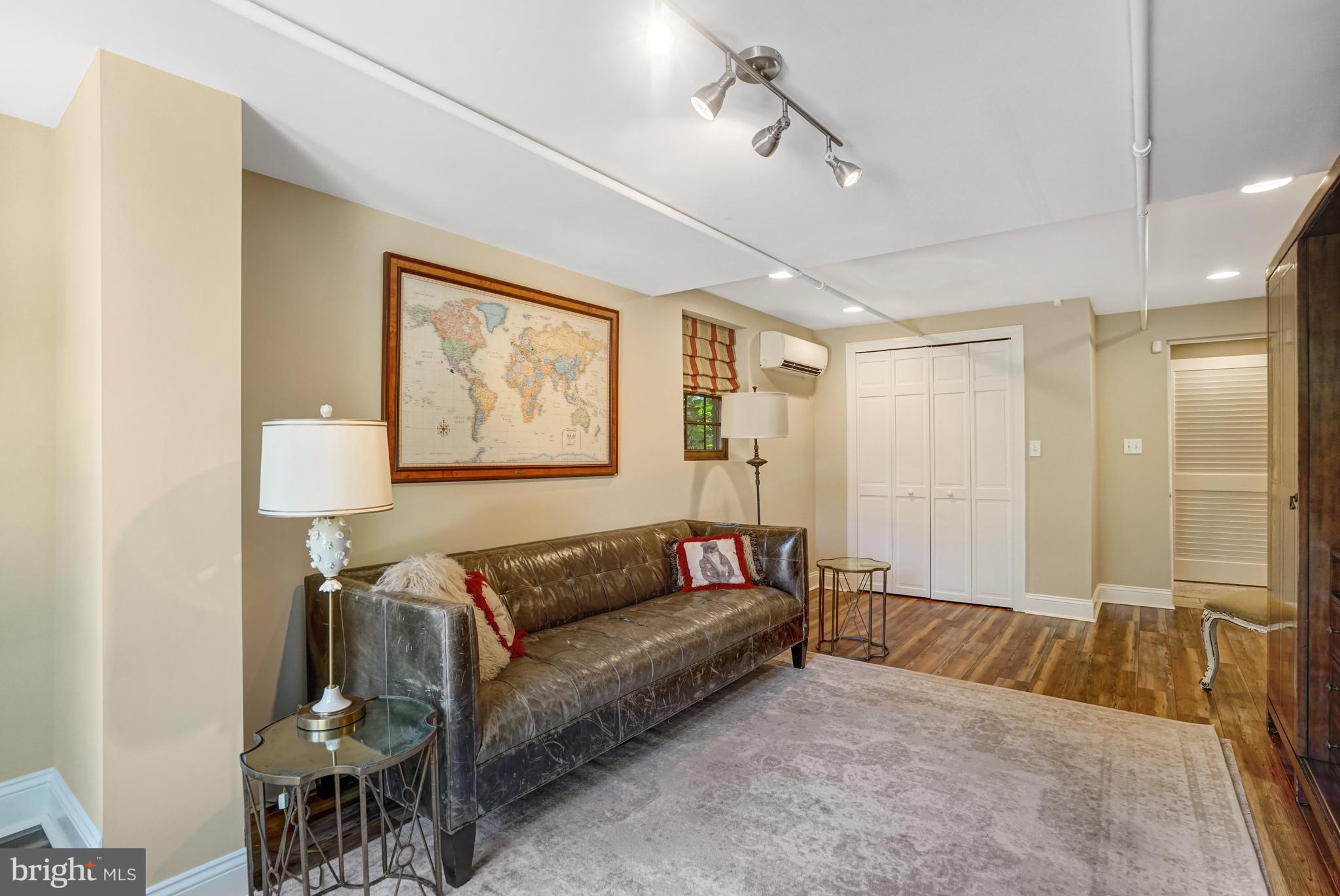 AURORA HILLS - Residential Lease