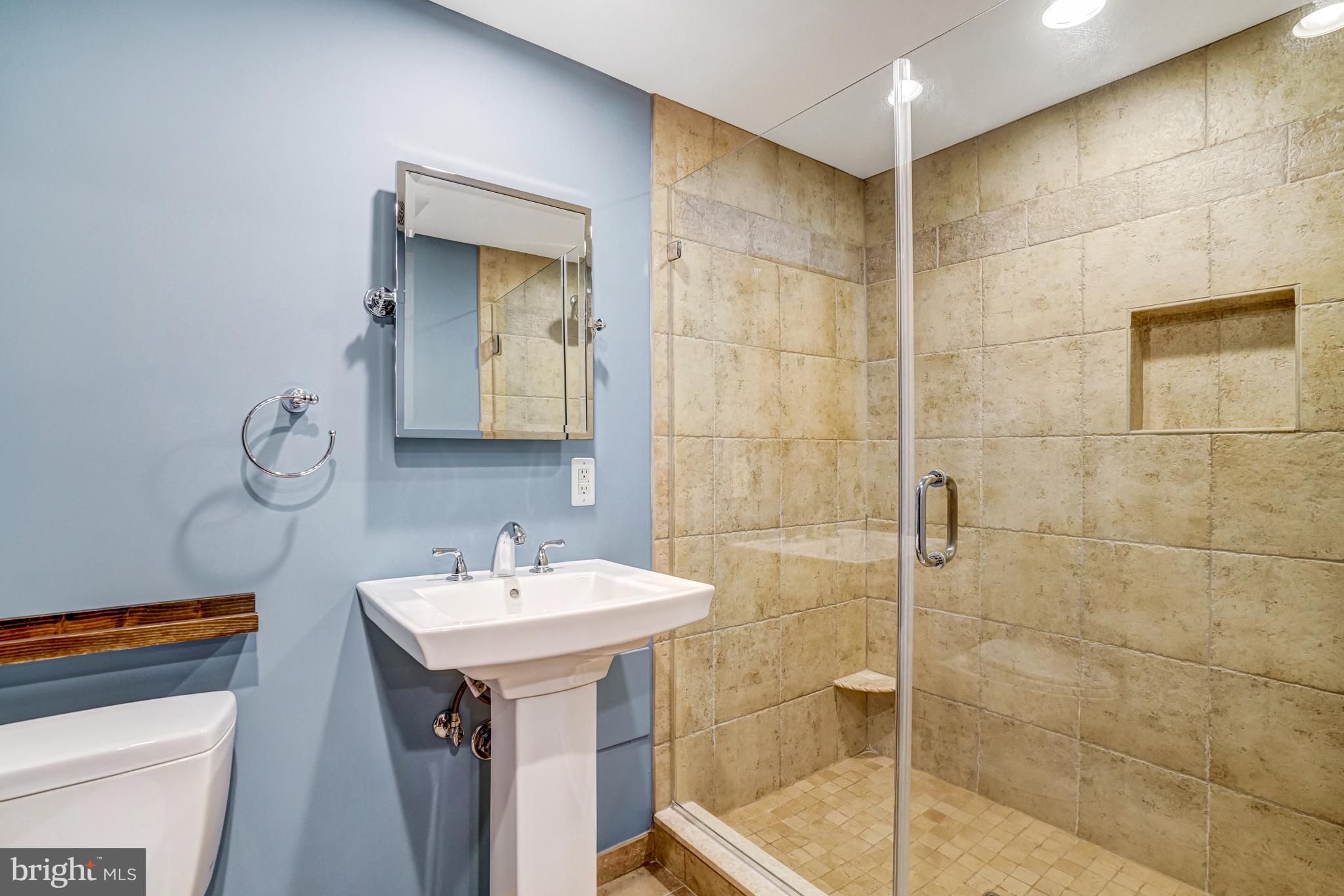 AURORA HILLS - Residential Lease