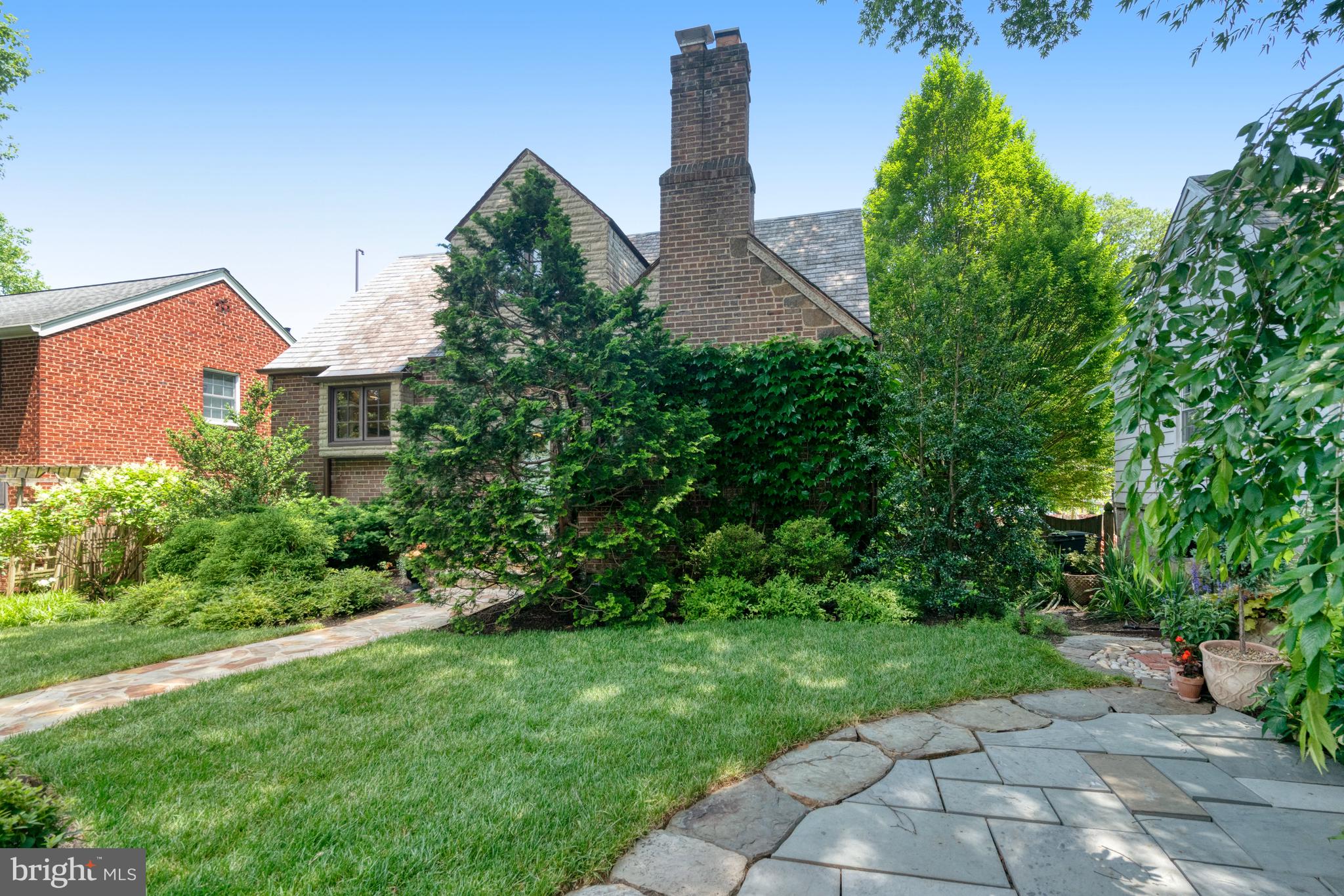 AURORA HILLS - Residential Lease