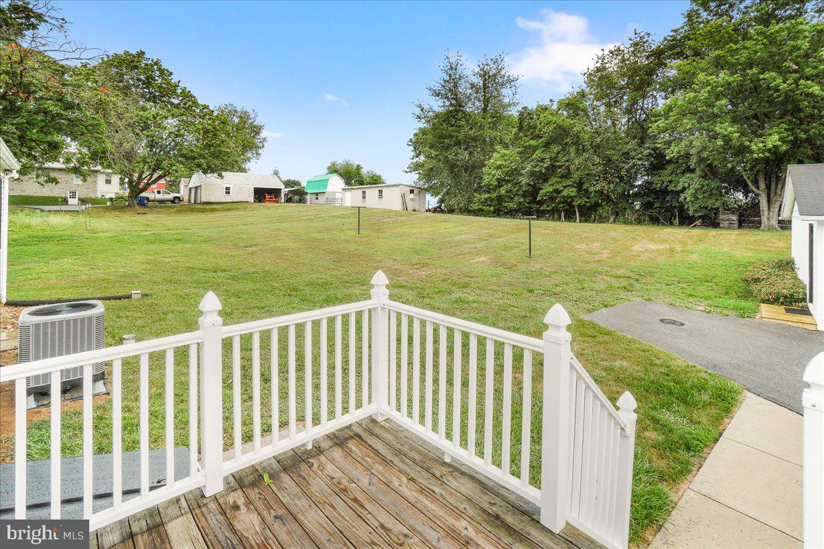 ADAMSTOWN COMMONS - Residential