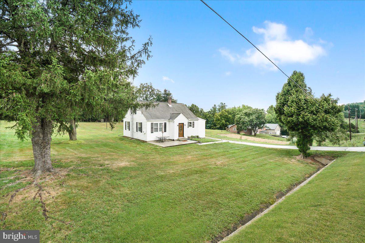 ADAMSTOWN COMMONS - Residential