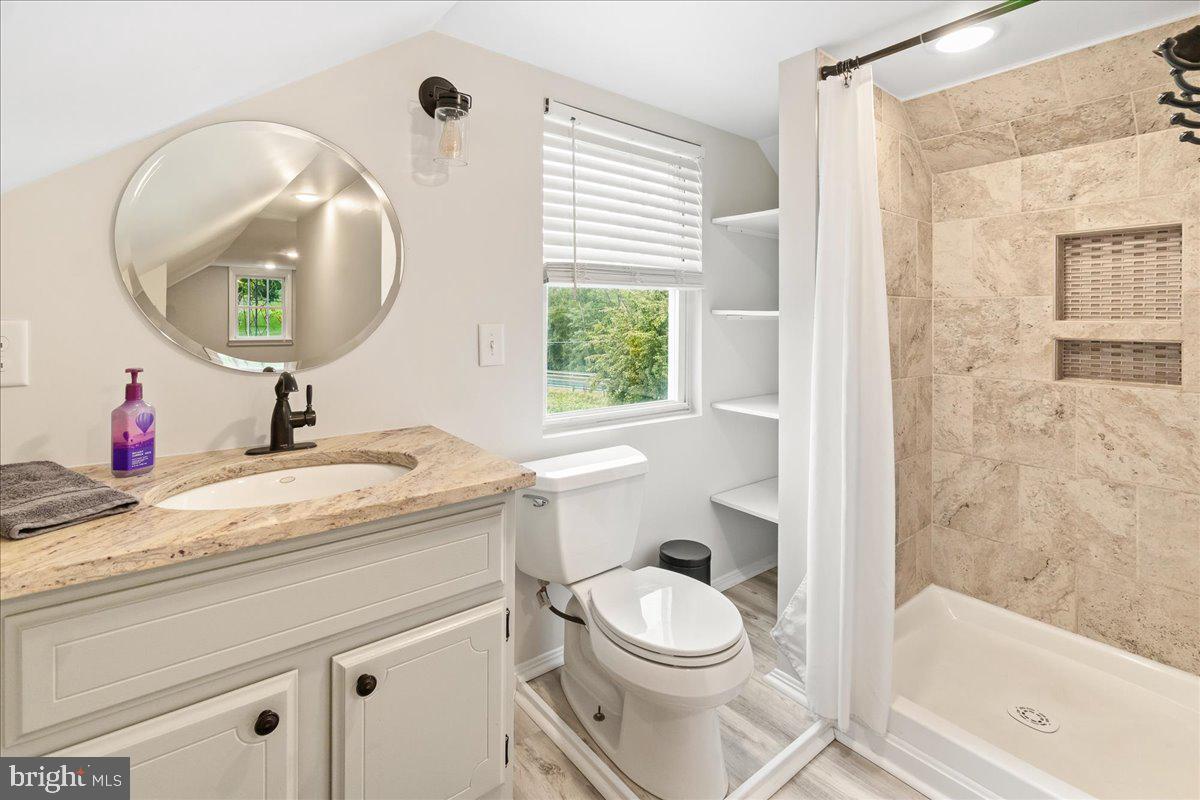 ADAMSTOWN COMMONS - Residential