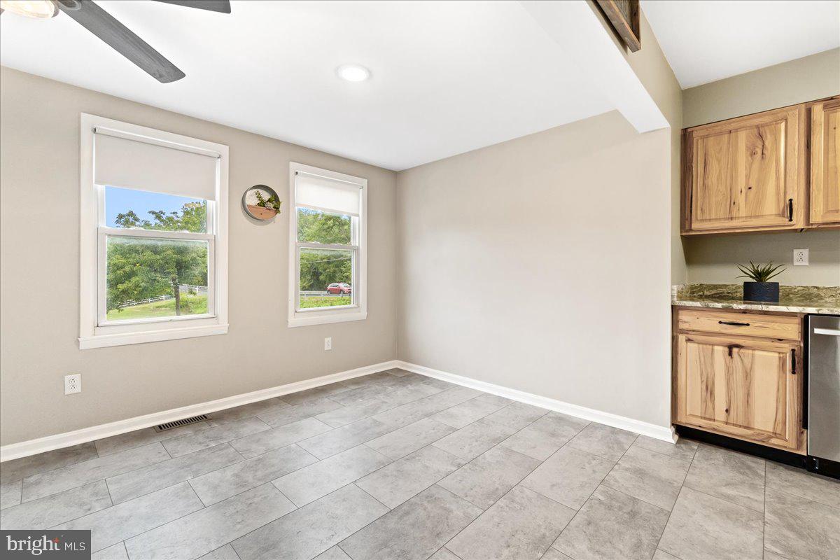 ADAMSTOWN COMMONS - Residential