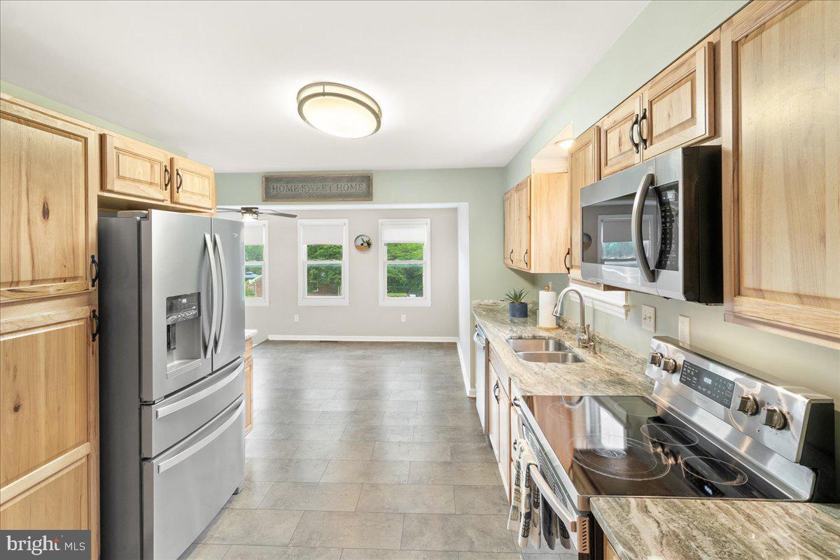 ADAMSTOWN COMMONS - Residential