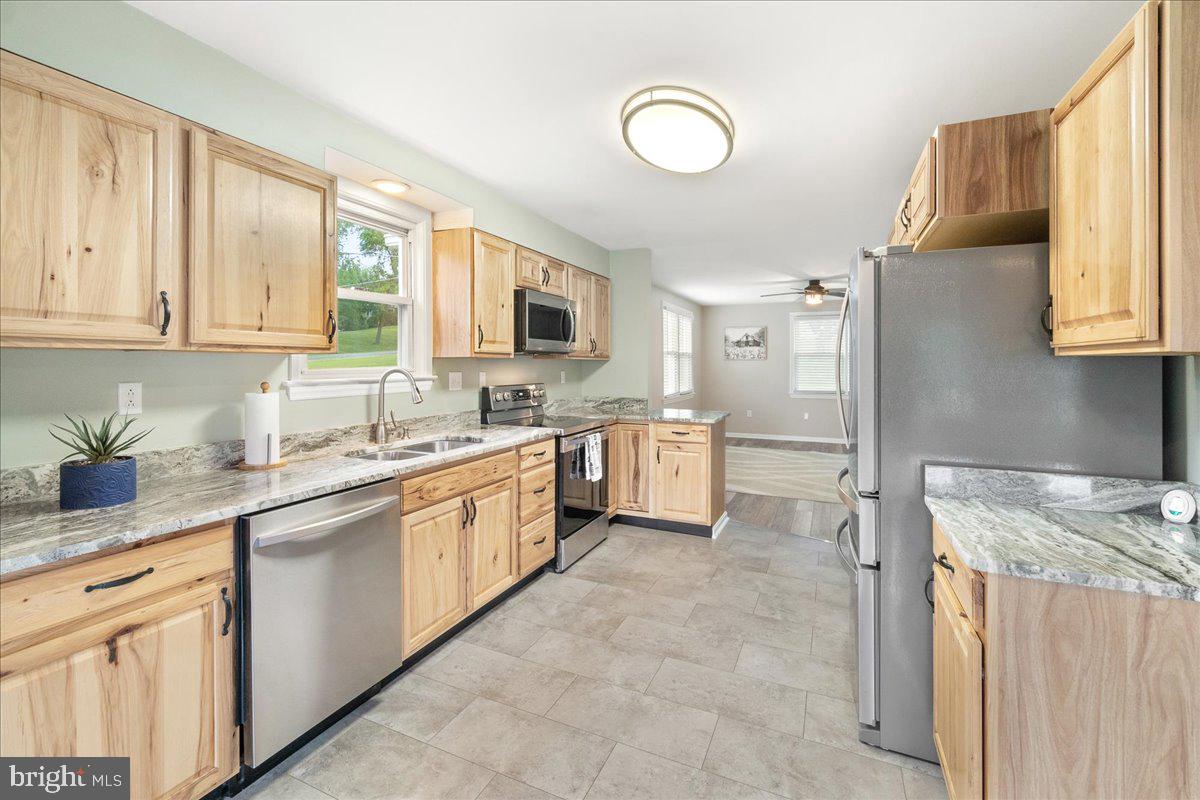 ADAMSTOWN COMMONS - Residential