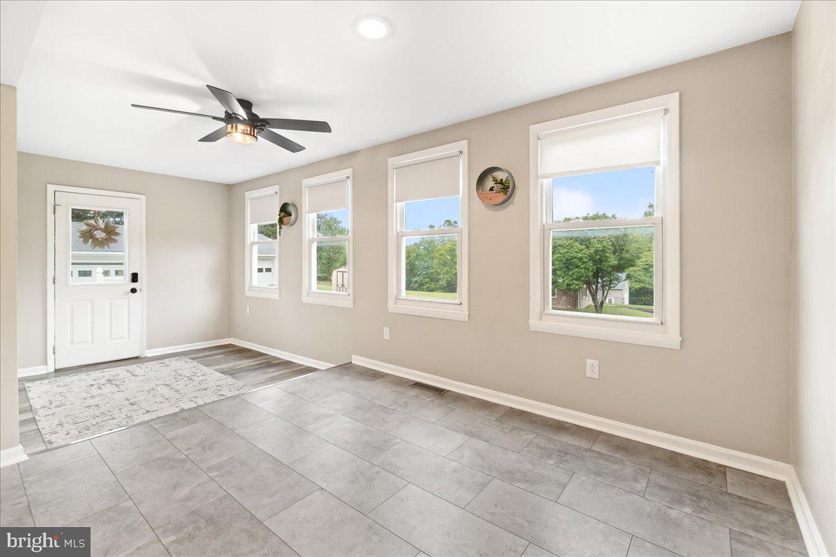 ADAMSTOWN COMMONS - Residential