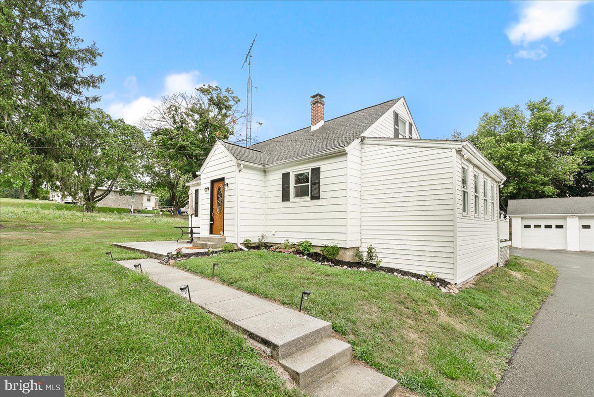 ADAMSTOWN COMMONS - Residential