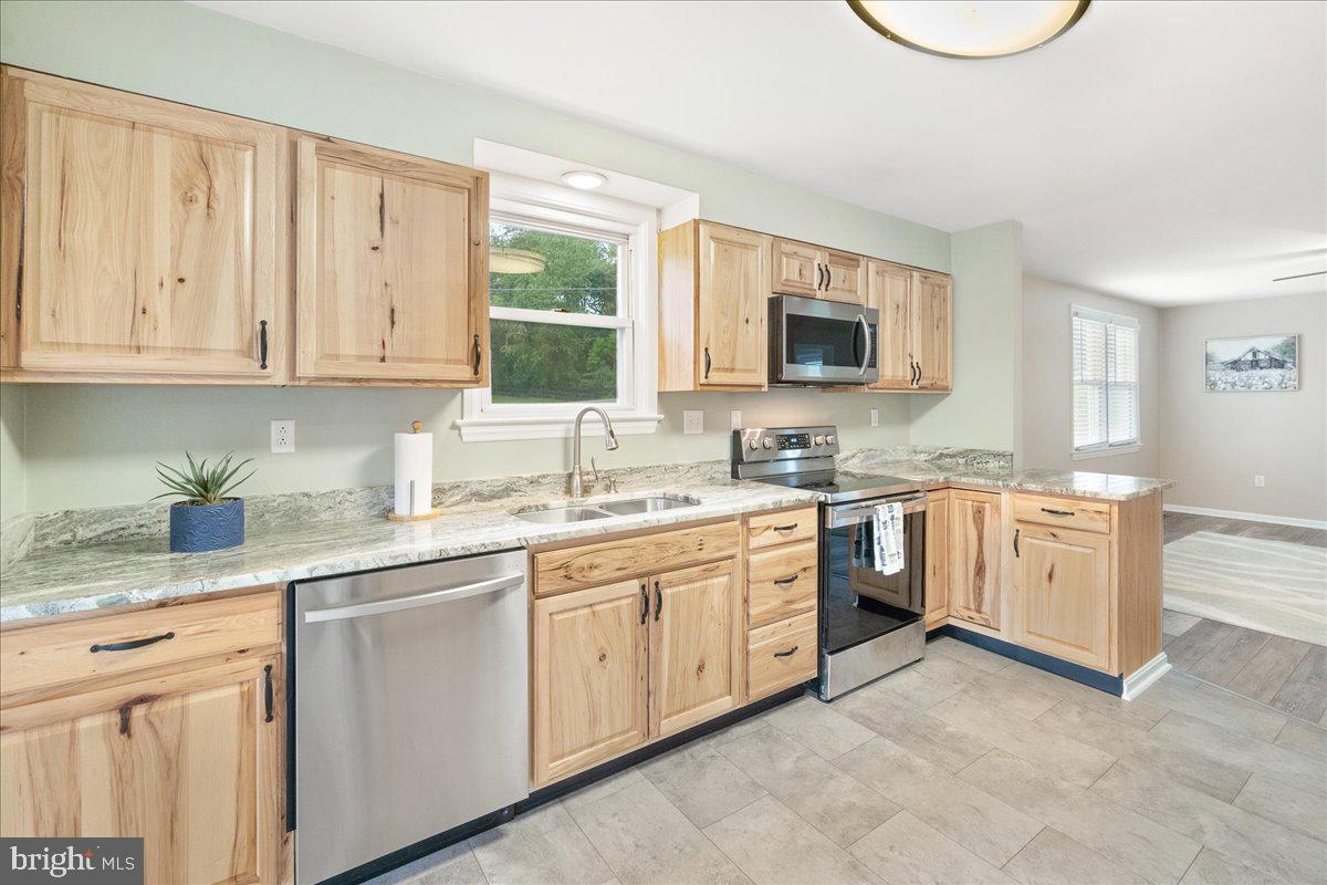 ADAMSTOWN COMMONS - Residential