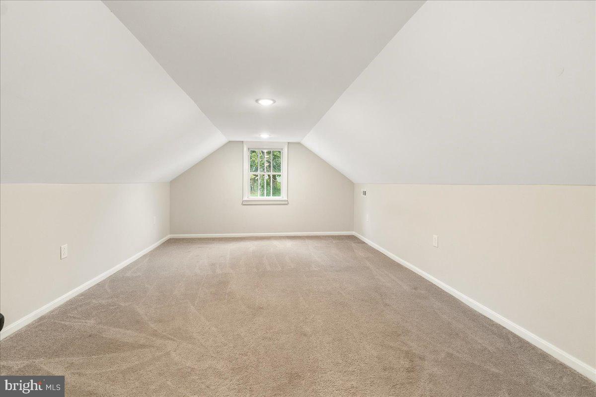 ADAMSTOWN COMMONS - Residential