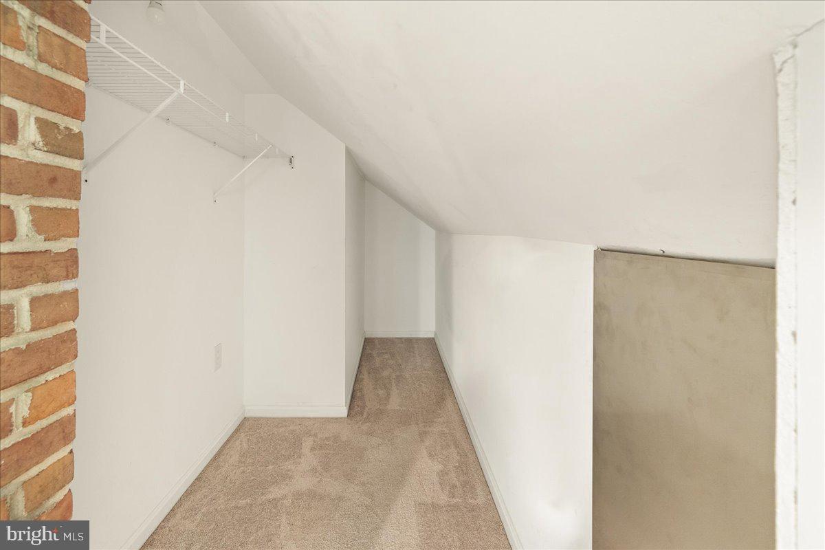 ADAMSTOWN COMMONS - Residential