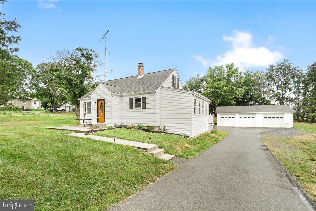 ADAMSTOWN COMMONS - Residential