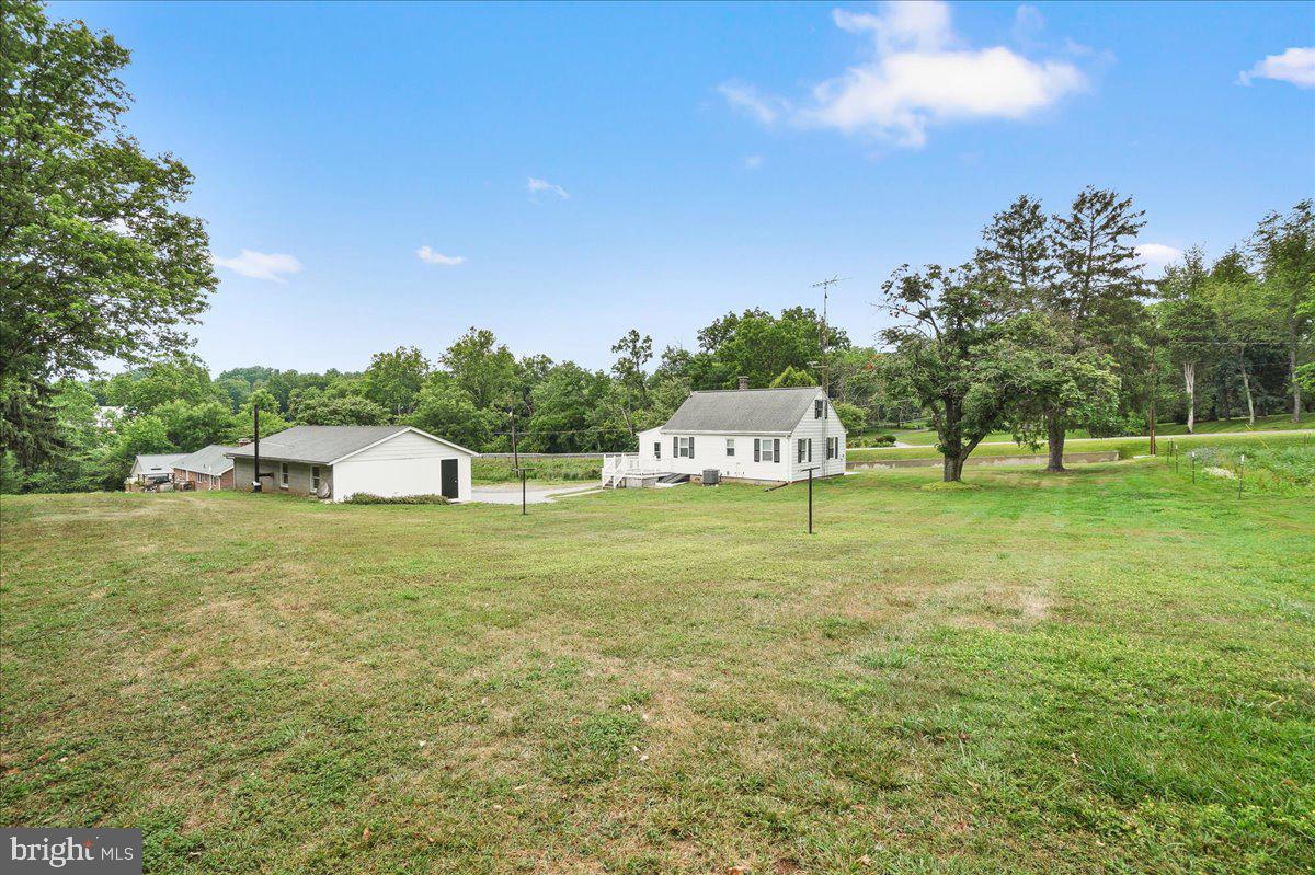 ADAMSTOWN COMMONS - Residential