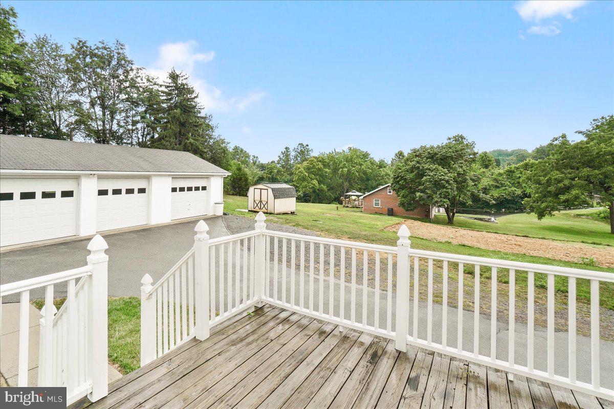 ADAMSTOWN COMMONS - Residential