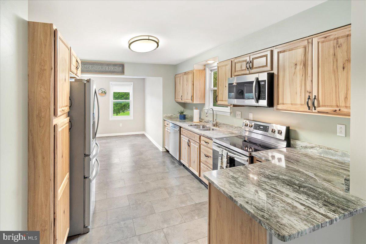 ADAMSTOWN COMMONS - Residential