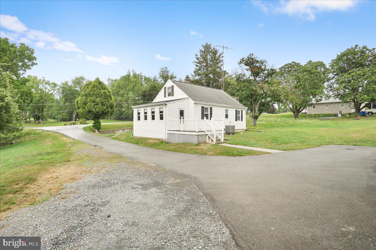 ADAMSTOWN COMMONS - Residential