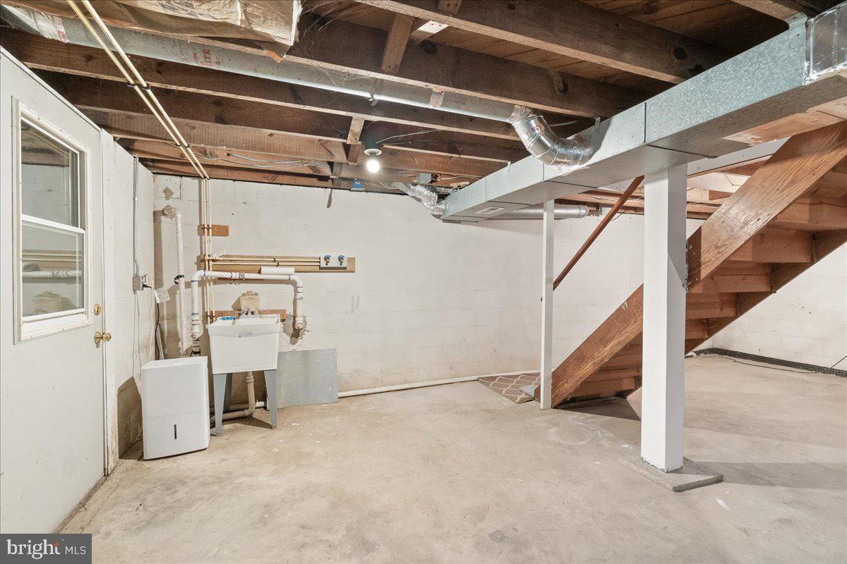 ADAMSTOWN COMMONS - Residential