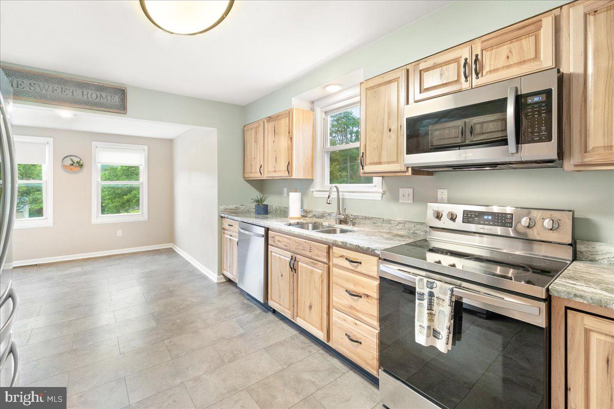 ADAMSTOWN COMMONS - Residential