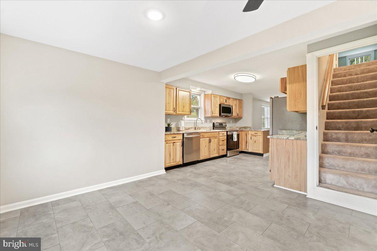 ADAMSTOWN COMMONS - Residential