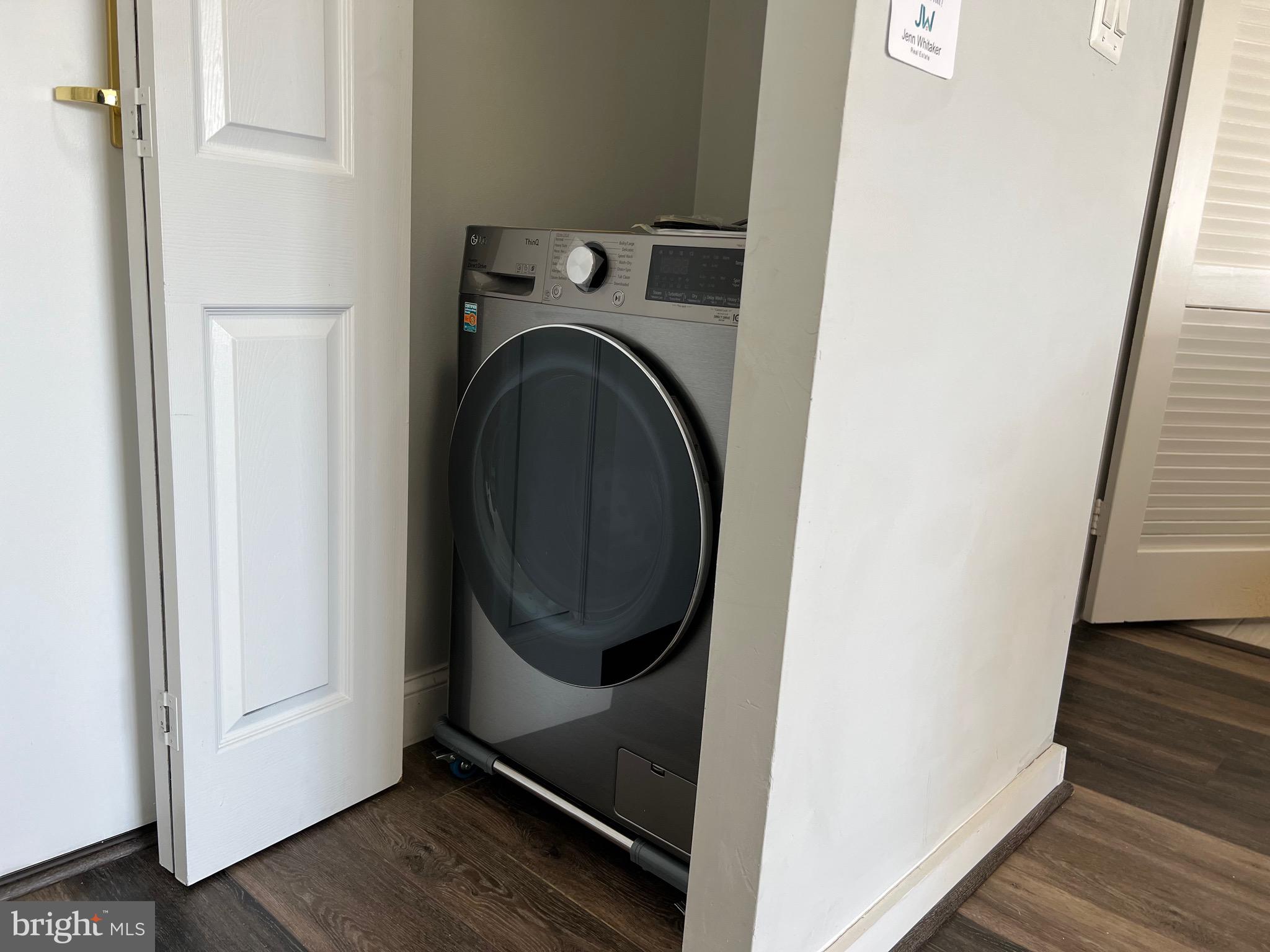 PAVILION ON THE PARK - Residential