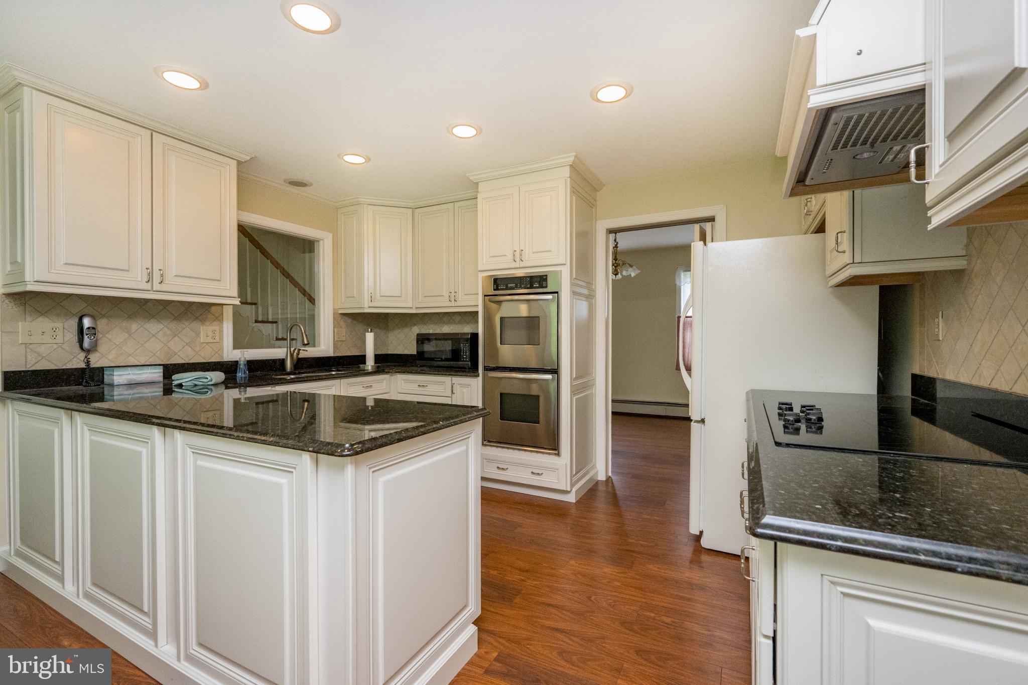 MITCHELL MANOR - Residential