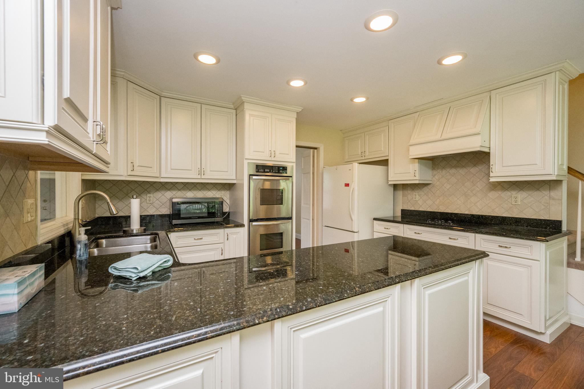 MITCHELL MANOR - Residential