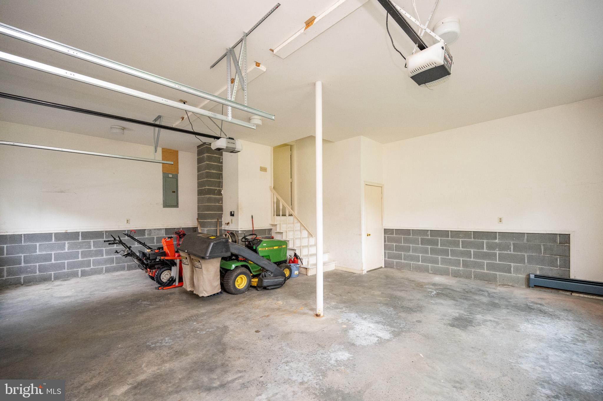 MITCHELL MANOR - Residential