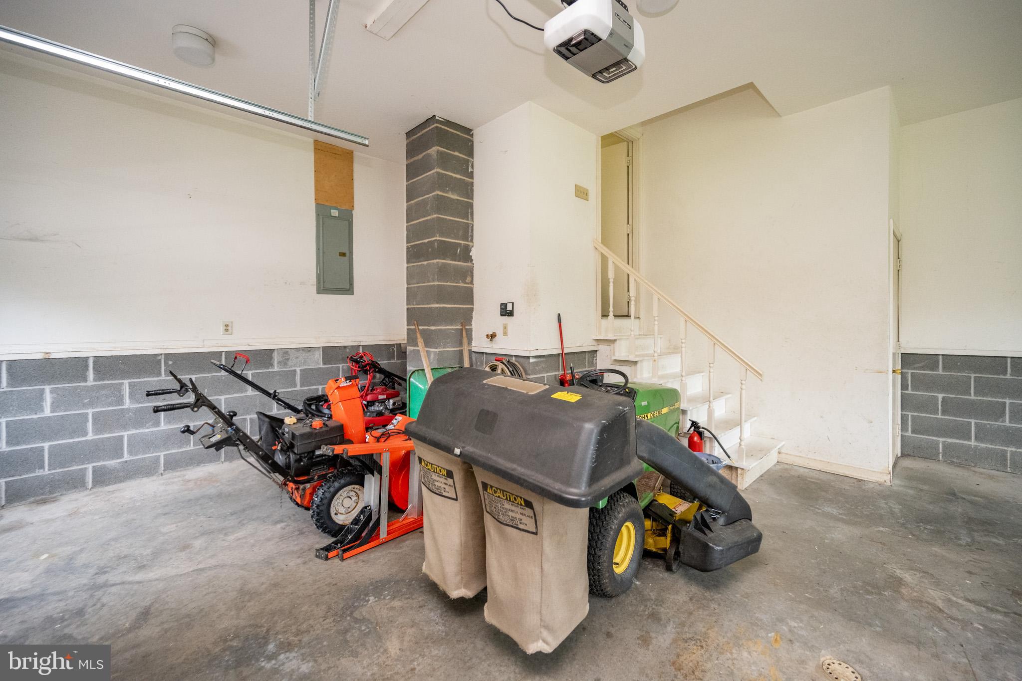 MITCHELL MANOR - Residential