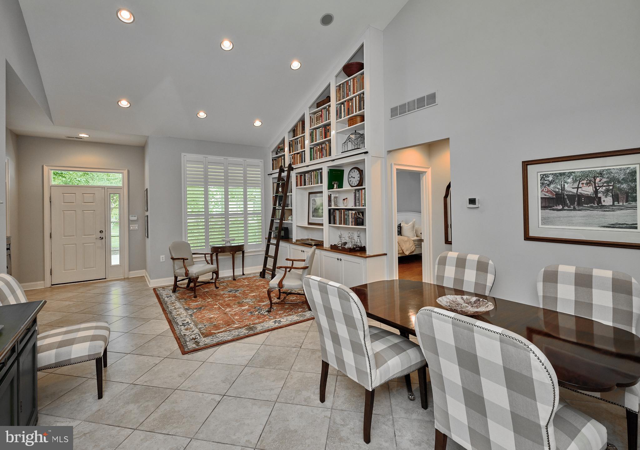 VILLAS OF NEWTOWN - Residential