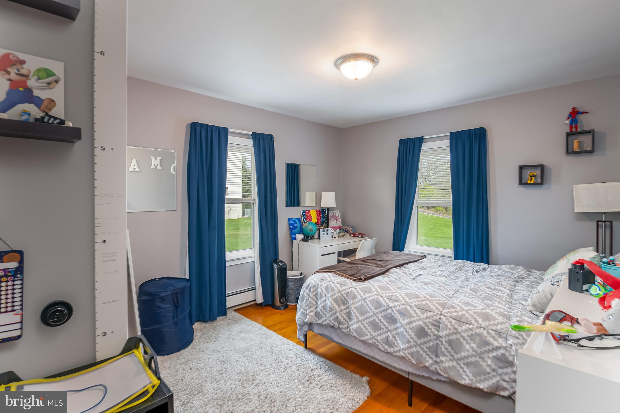 MONTROSE MANOR - Residential