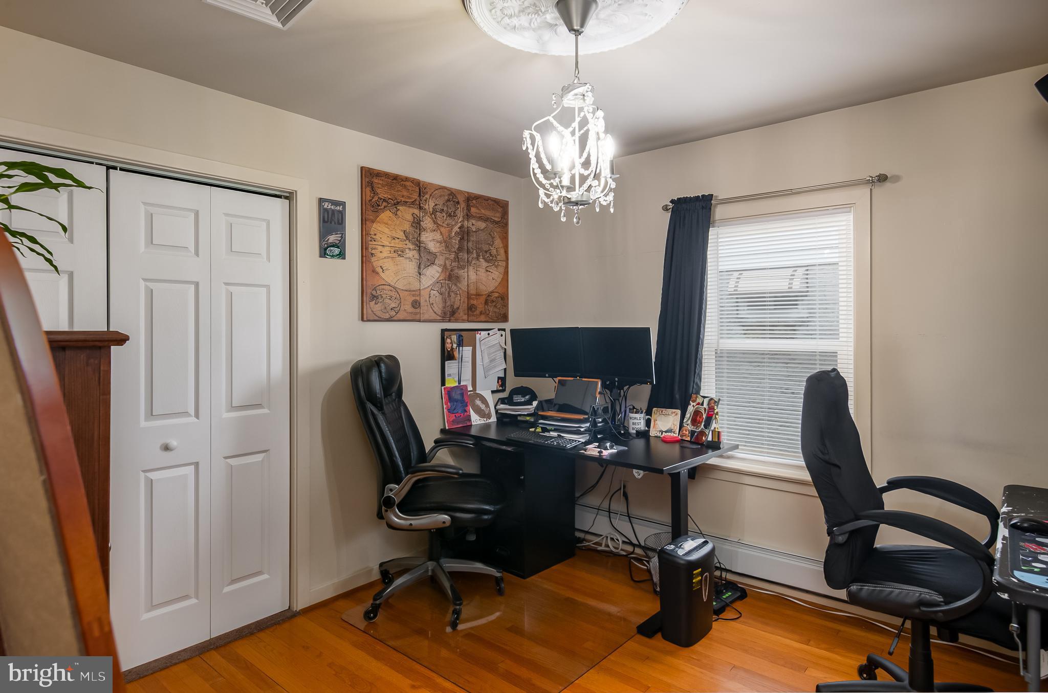 MONTROSE MANOR - Residential