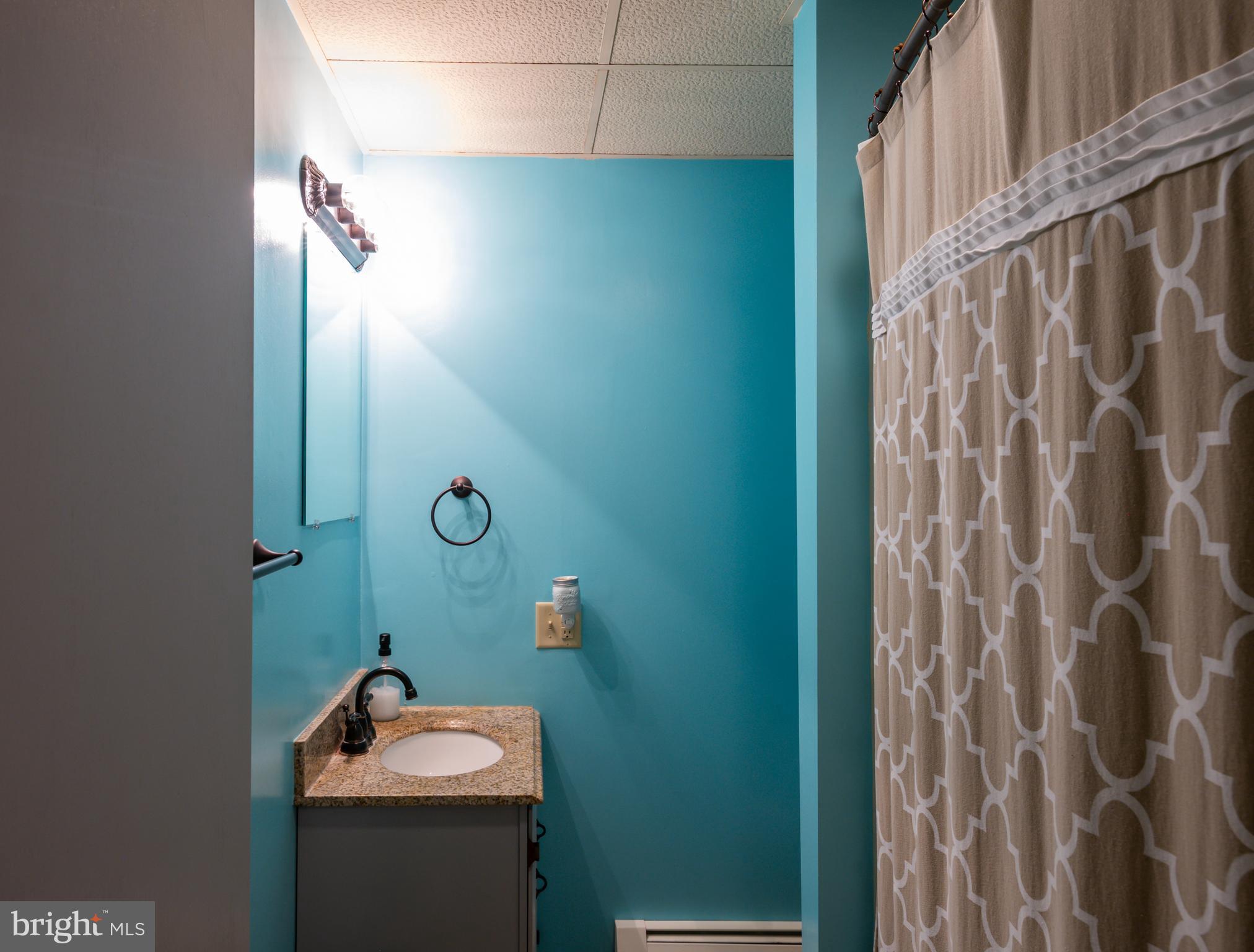 MONTROSE MANOR - Residential