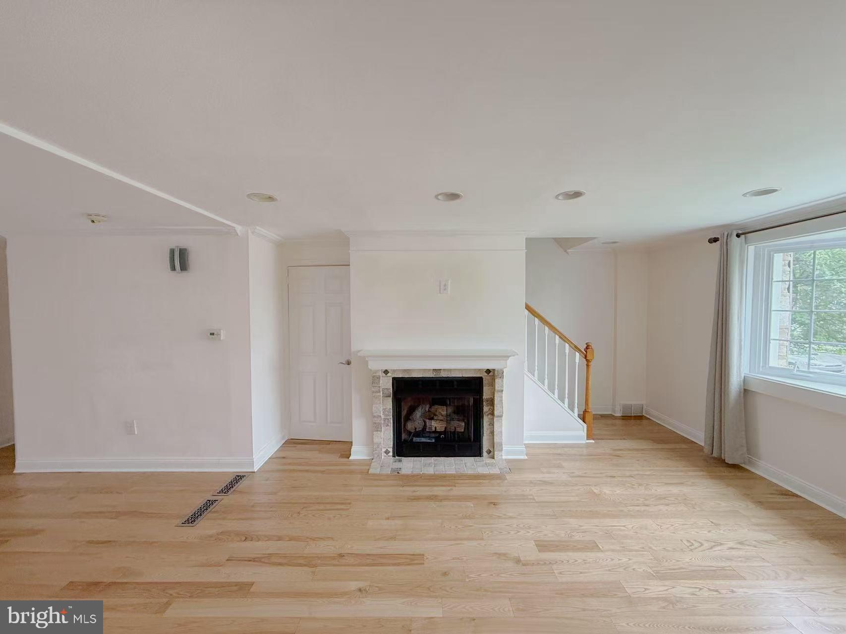 9235 OUTLOOK AVENUE