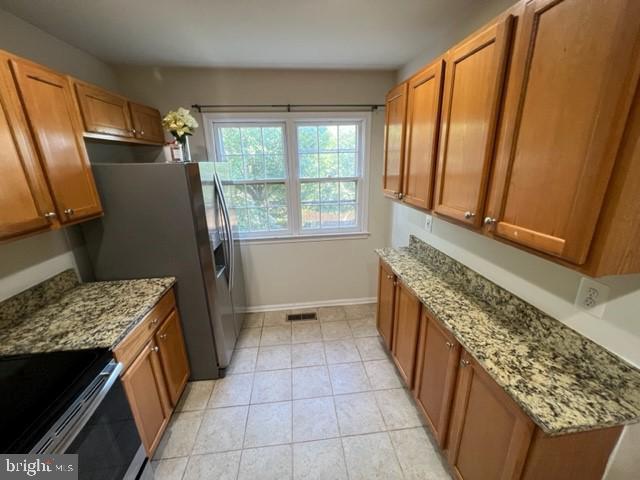 CARROLL PARK MANOR - Residential Lease