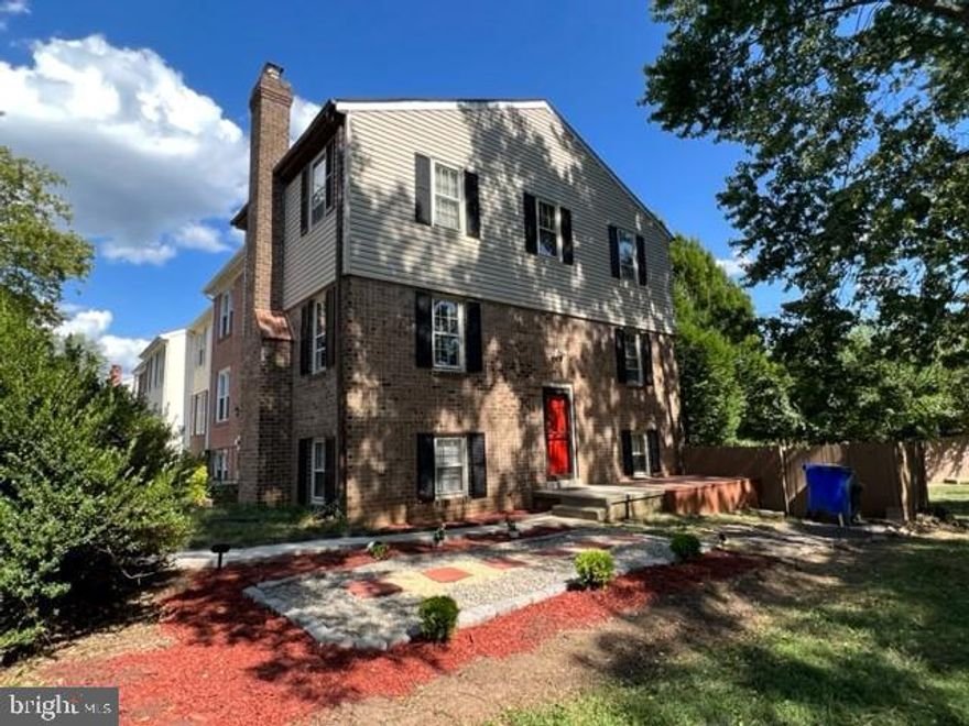 Large floor plan, end-unit townhome facing green space, large fenced-in backyard. 4 bedrooms, 4 bathrooms (2 full & 2 half). Plenty of natural light and very spacious. Prime location. Three levels, finished basement, laundry room. Granite countertops and stainless appliances in kitchen. 2 assigned parking spaces. Fireplace not available for use, and no pets.