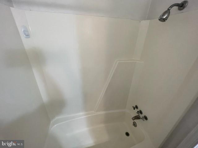 CARROLL PARK MANOR - Residential Lease