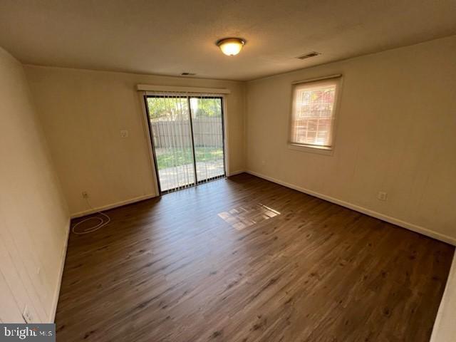 CARROLL PARK MANOR - Residential Lease