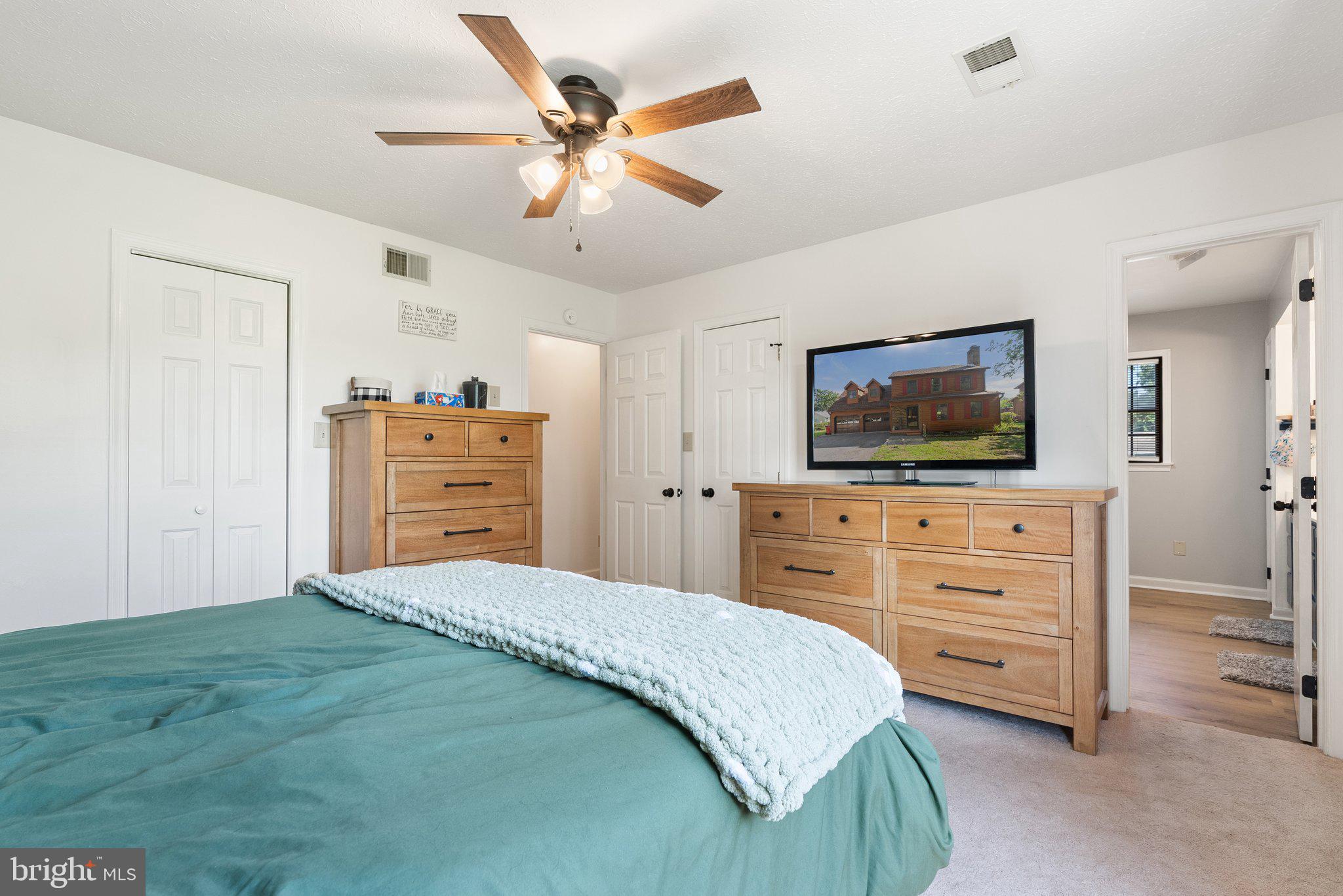 LAKE HOLIDAY ESTATES - Residential