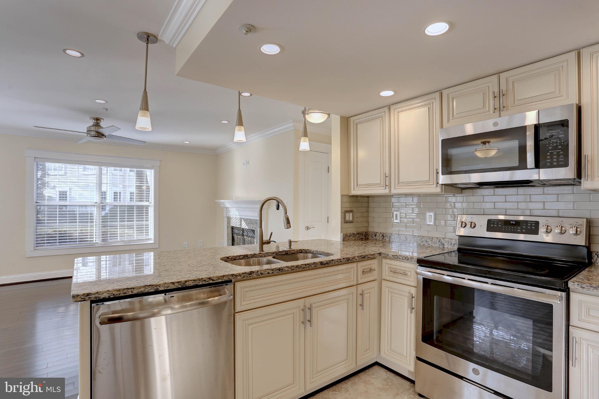 VISTAS AT LAKE ARBOR - Residential Lease