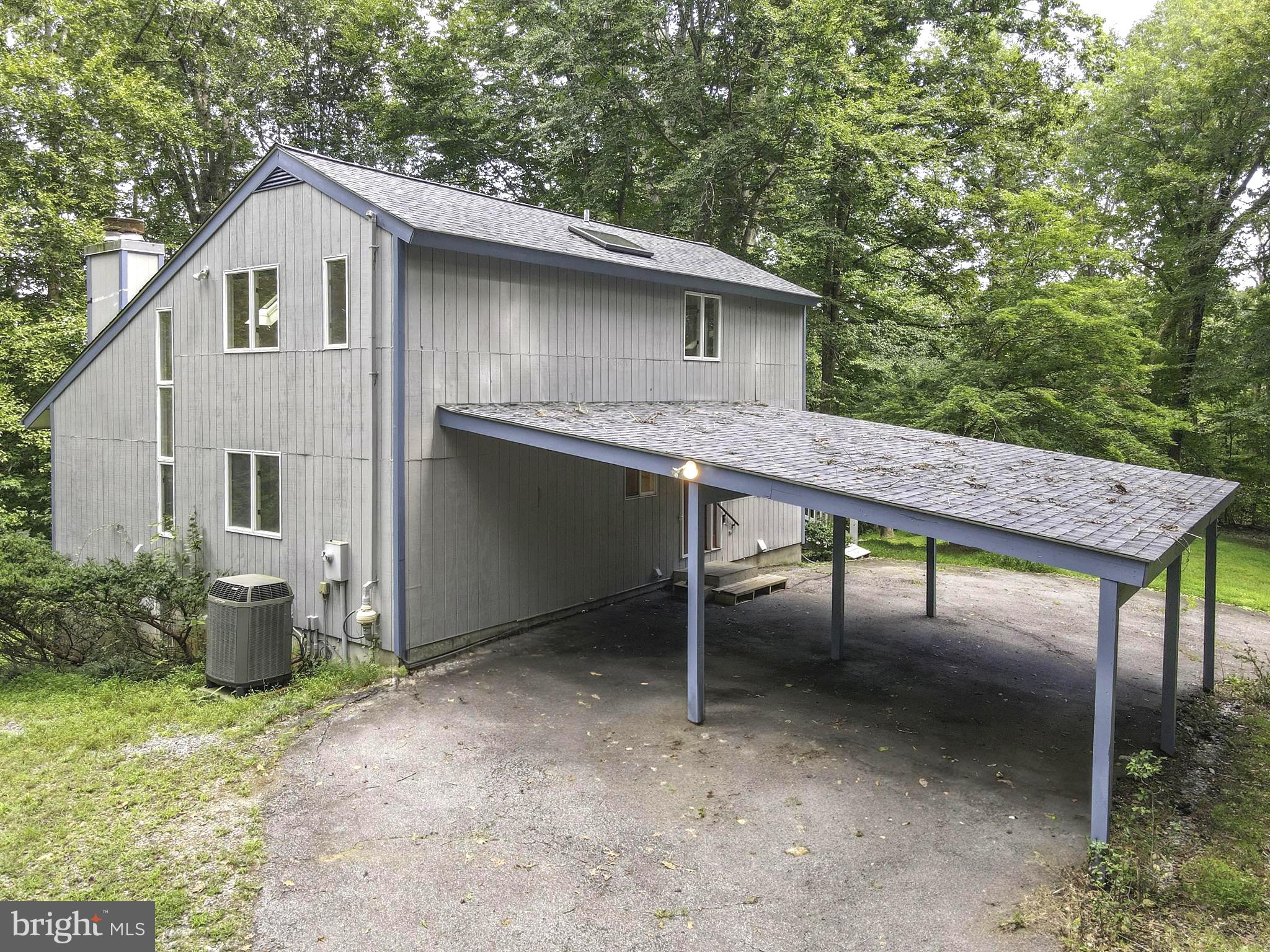 7 RIVER OAK PLACE