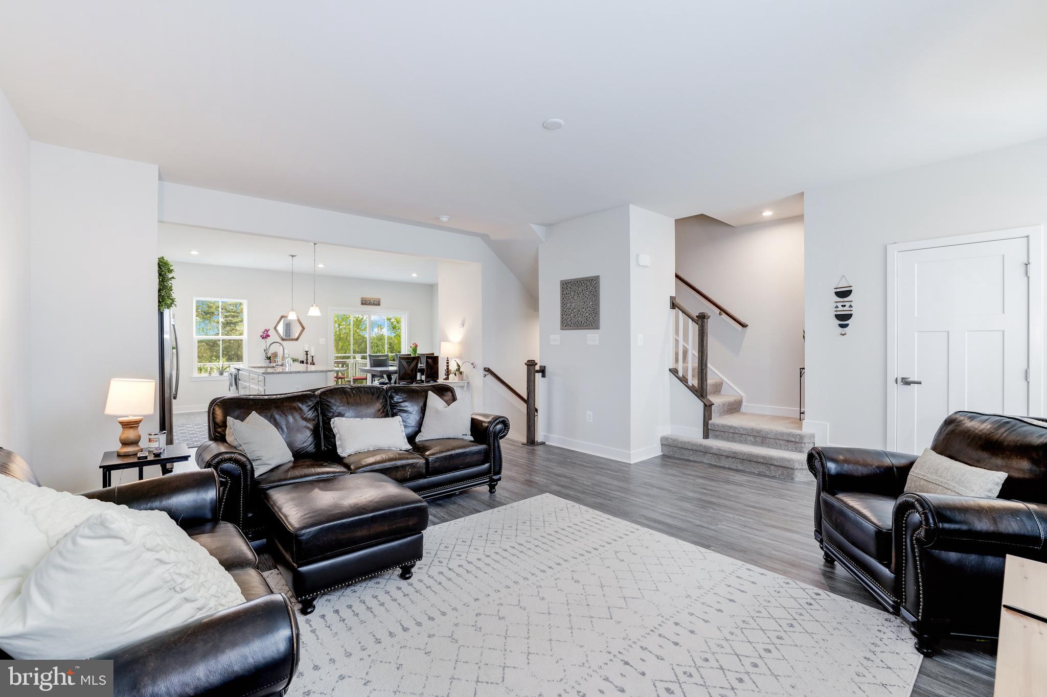 LAKE FREDERICK - Residential Lease