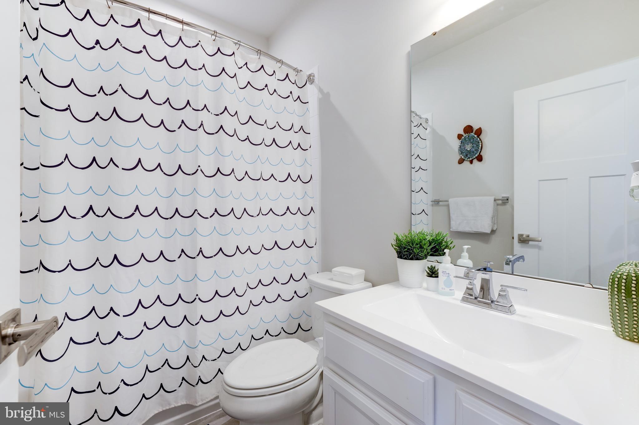 LAKE FREDERICK - Residential Lease