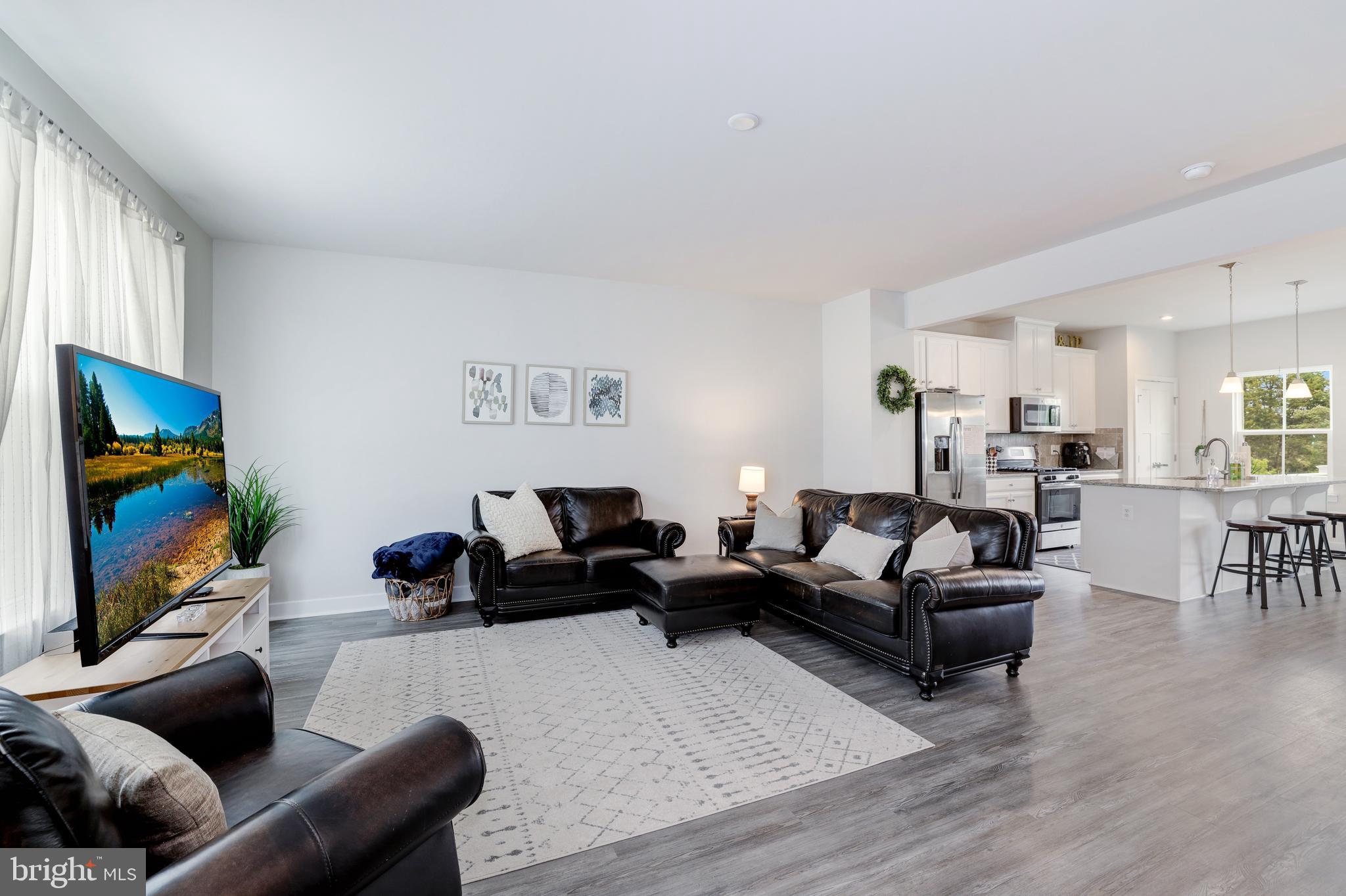 LAKE FREDERICK - Residential Lease