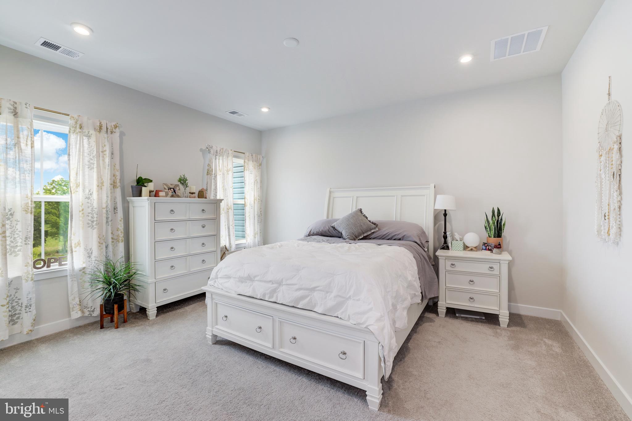 LAKE FREDERICK - Residential Lease