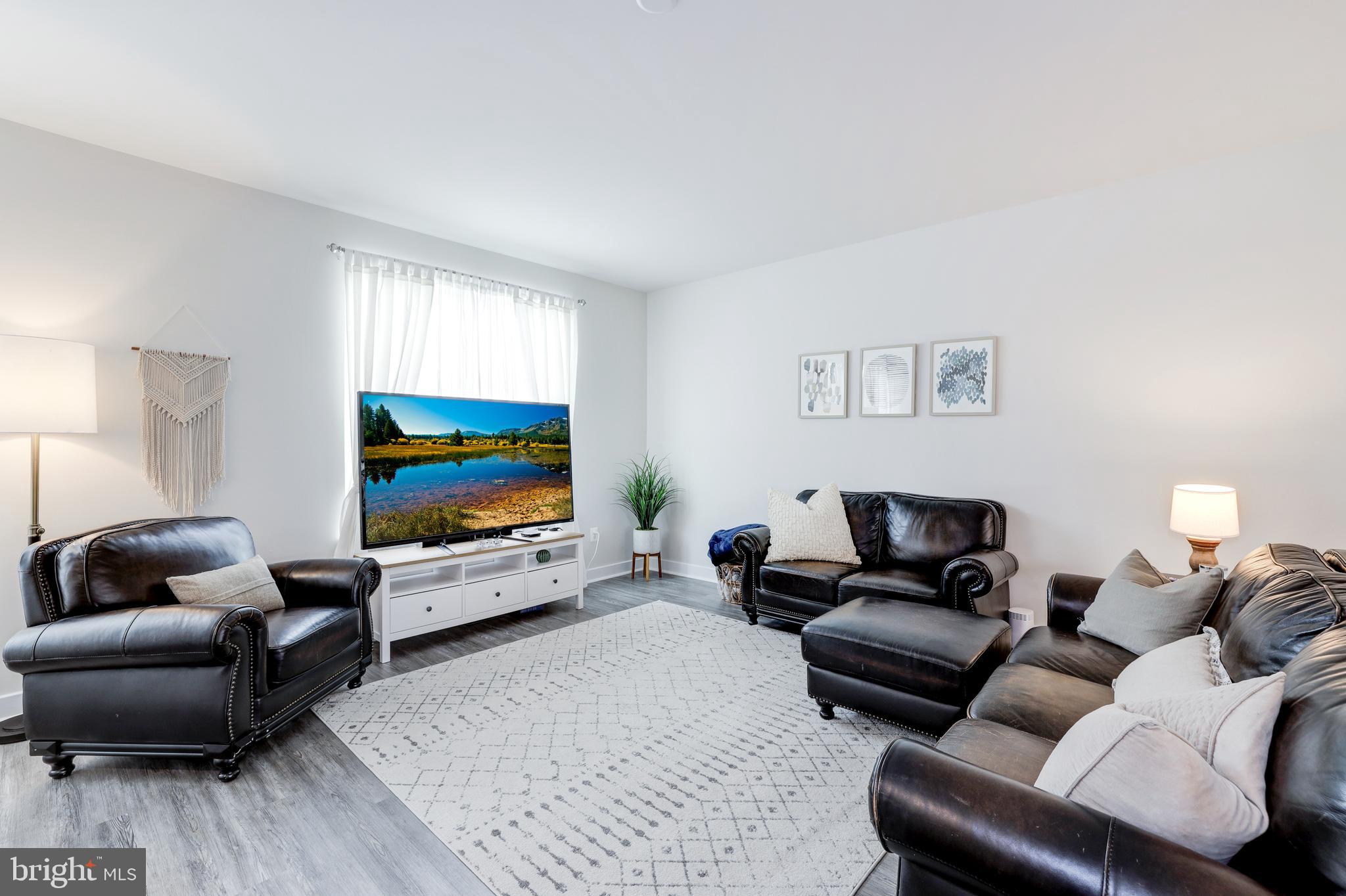 LAKE FREDERICK - Residential Lease