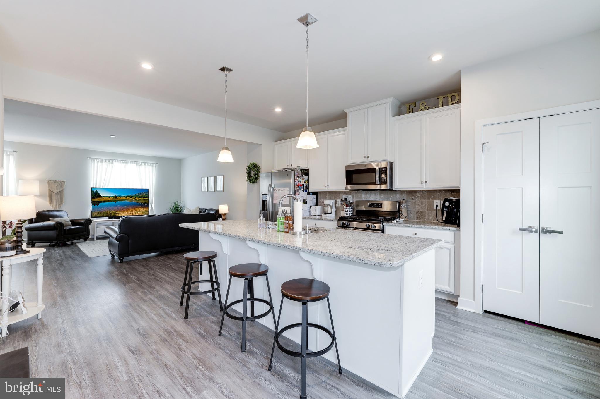 LAKE FREDERICK - Residential Lease