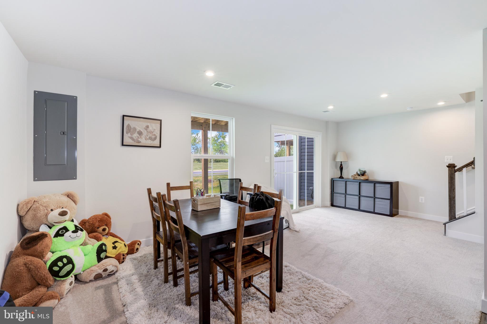 LAKE FREDERICK - Residential Lease