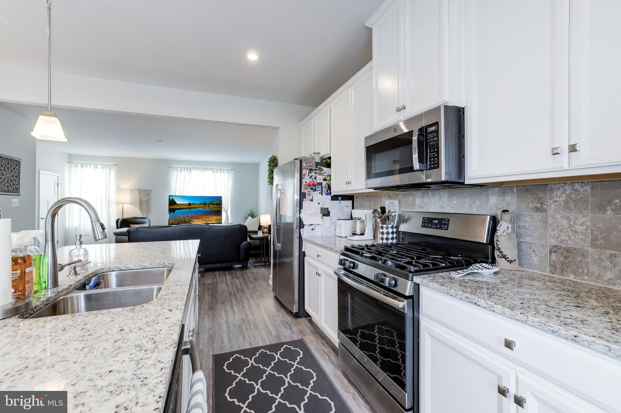 LAKE FREDERICK - Residential Lease