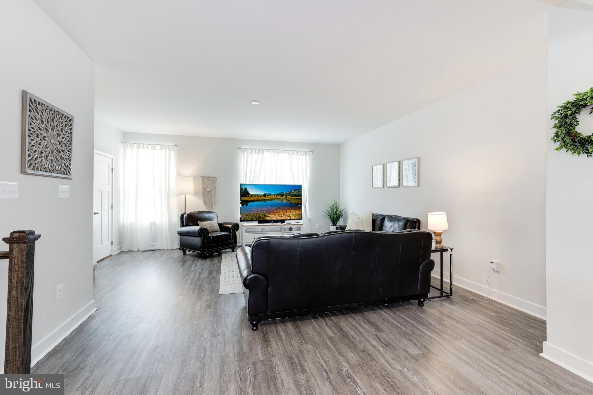 LAKE FREDERICK - Residential Lease