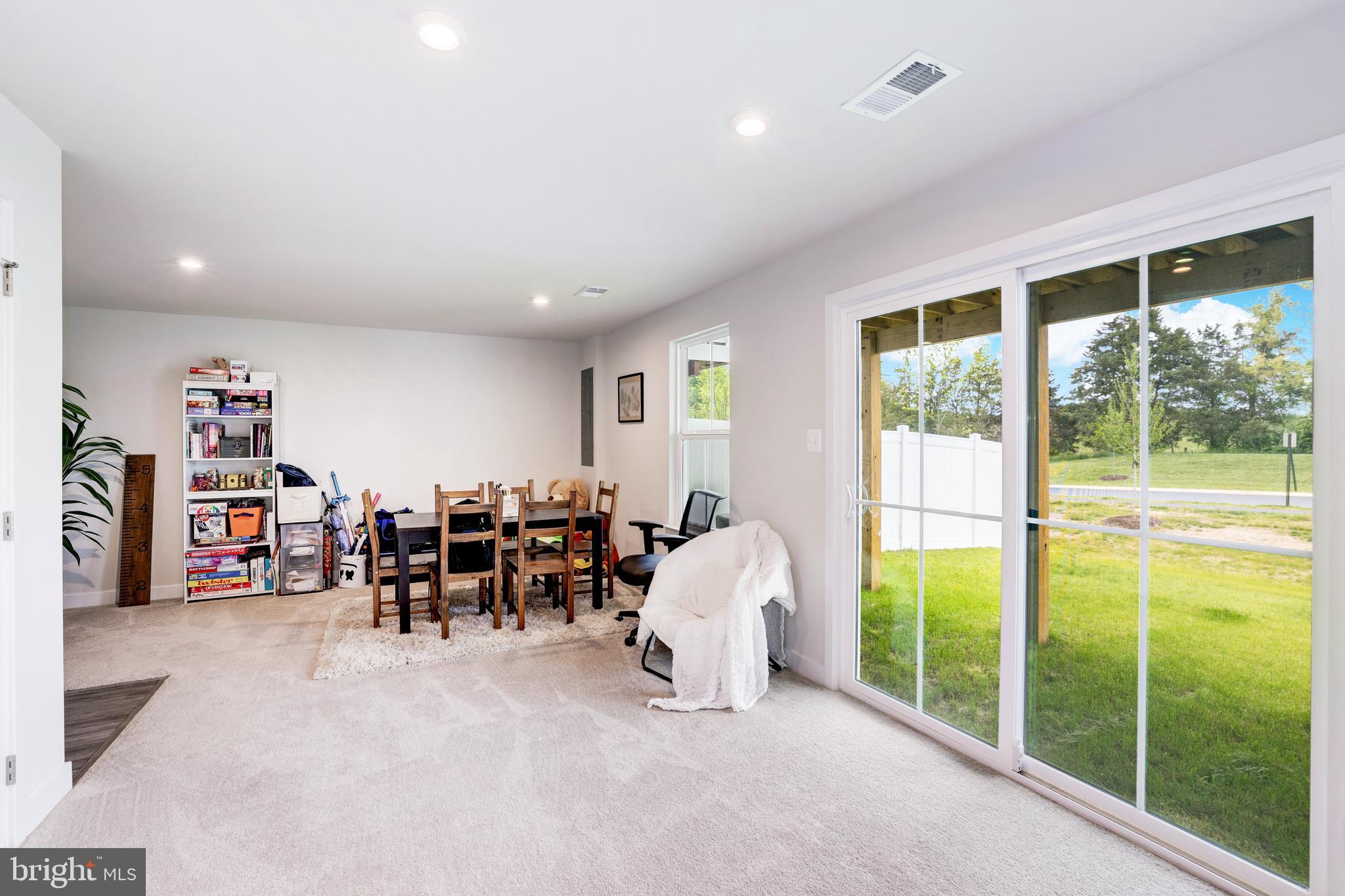 LAKE FREDERICK - Residential Lease