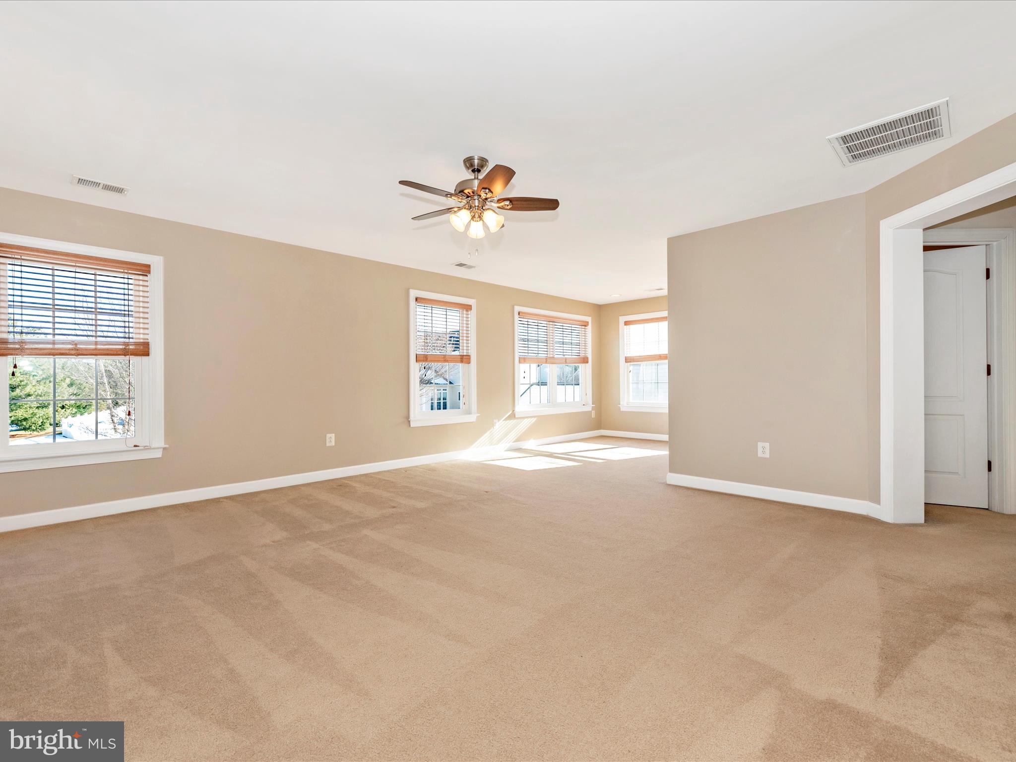 SUN MEADOW - Residential